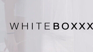WhiteBoxxx - Nicole Love finom kettyintése