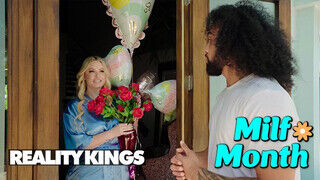 REALITY KINGS - Jenna Starr a bazinagy popsis anyuci