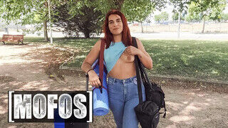 Mofos - Rosie Cage a bűbájos turista csajszika