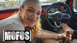 MOFOS - Chloe Rose kamázza a hardcore brét