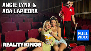 REALITY KINGS - Angie Lynx és Ada Lapiedra a moziban közösülnek
