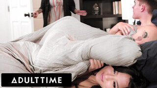 ADULT TIME – Bújj el! Jön a mostohám! Eliza Ibarra & Tyler Cruise