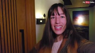 Német fiatal mostohalány lecummantja apuci farkát a zuhanyban