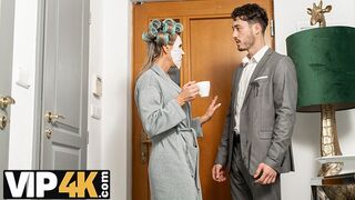 Az idős világos szőke francia mami újra csábít tinédzser fickót