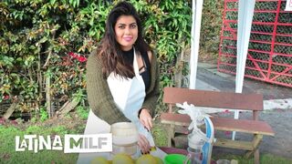 Carmen Lara éhes milf cuncija kap mély baszást forró felvétel és döngölés közben