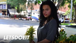 Aranyos néger milf selena gomez mélyen kefélve dél amerikai pinában