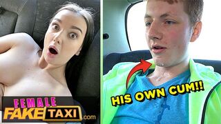 Lady Gang megőrül a orbitális faszú zsenge pov szopásán a taxisban