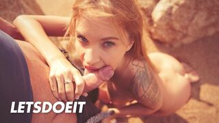 Angel Piaff szöszke csábítója zsíros kukit szopogatóan a tengerparton