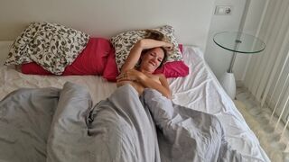 Szívdöglesztő csávó megrépázza a haver feleségét, miután az lelépett, és pov videót készít neki