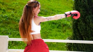 Kolosszális valagú Boxing Bajnok kap különleges jutalmat a Mylf edzőjétől