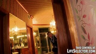Gyöngéd kaland a Life Selector világában: Vad koleszos lányok legelső élményei Isis Taylorral és barátnőivel anális édeshármasban