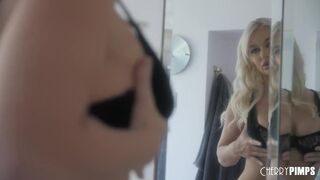 Bazinagy Cicis Szöszke Milf Mélytorok Akcióban a Cherry Pimps Csatornán